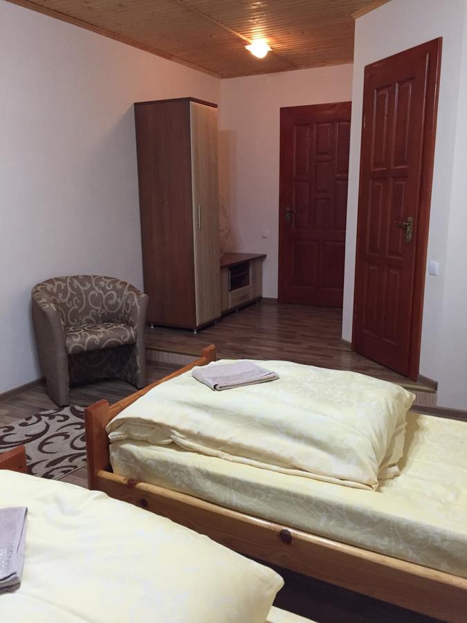 Franc Hotel Yasinya Exterior photo